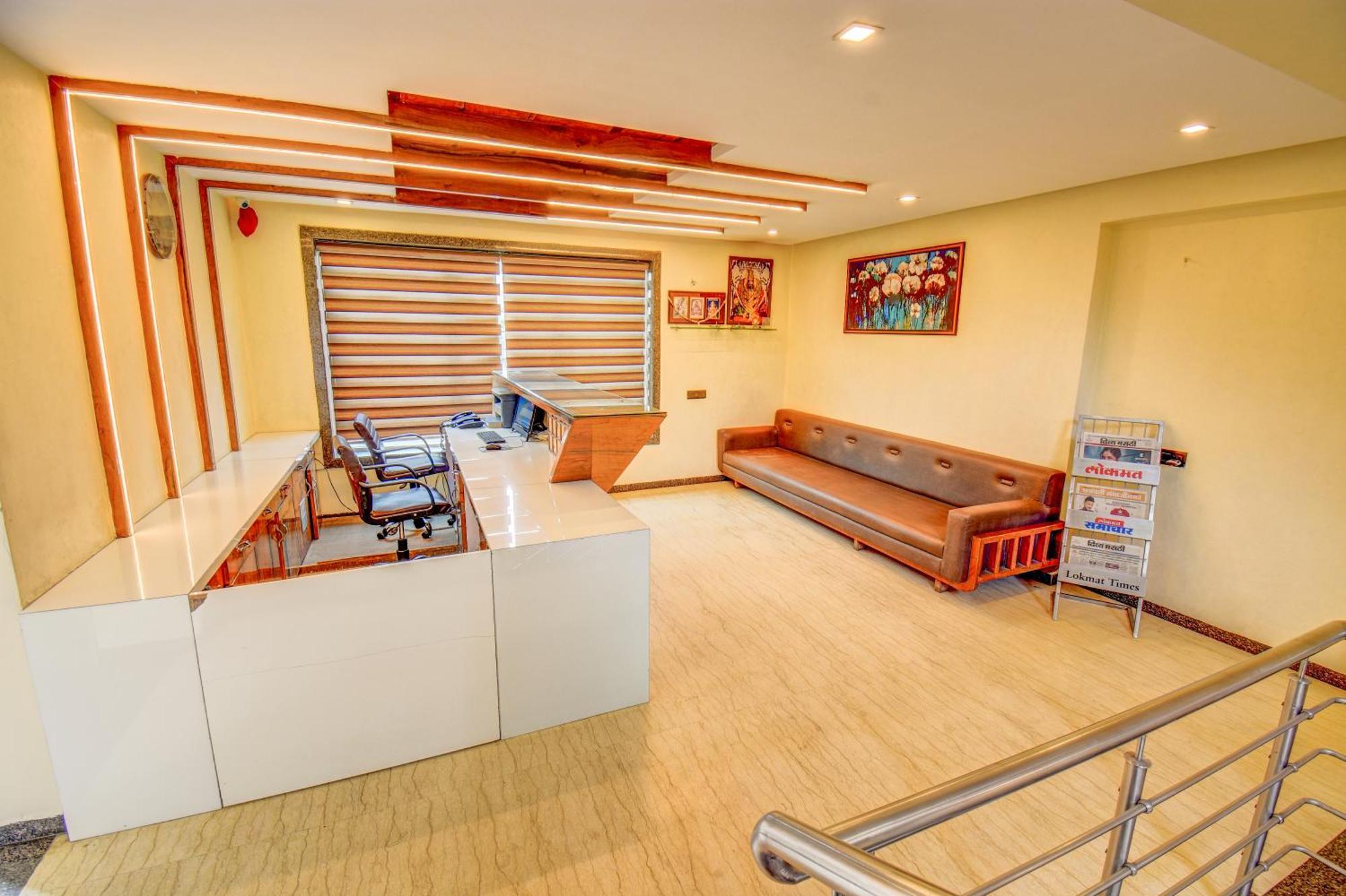 Hotel Deepali Executive Аурангабад Екстериор снимка
