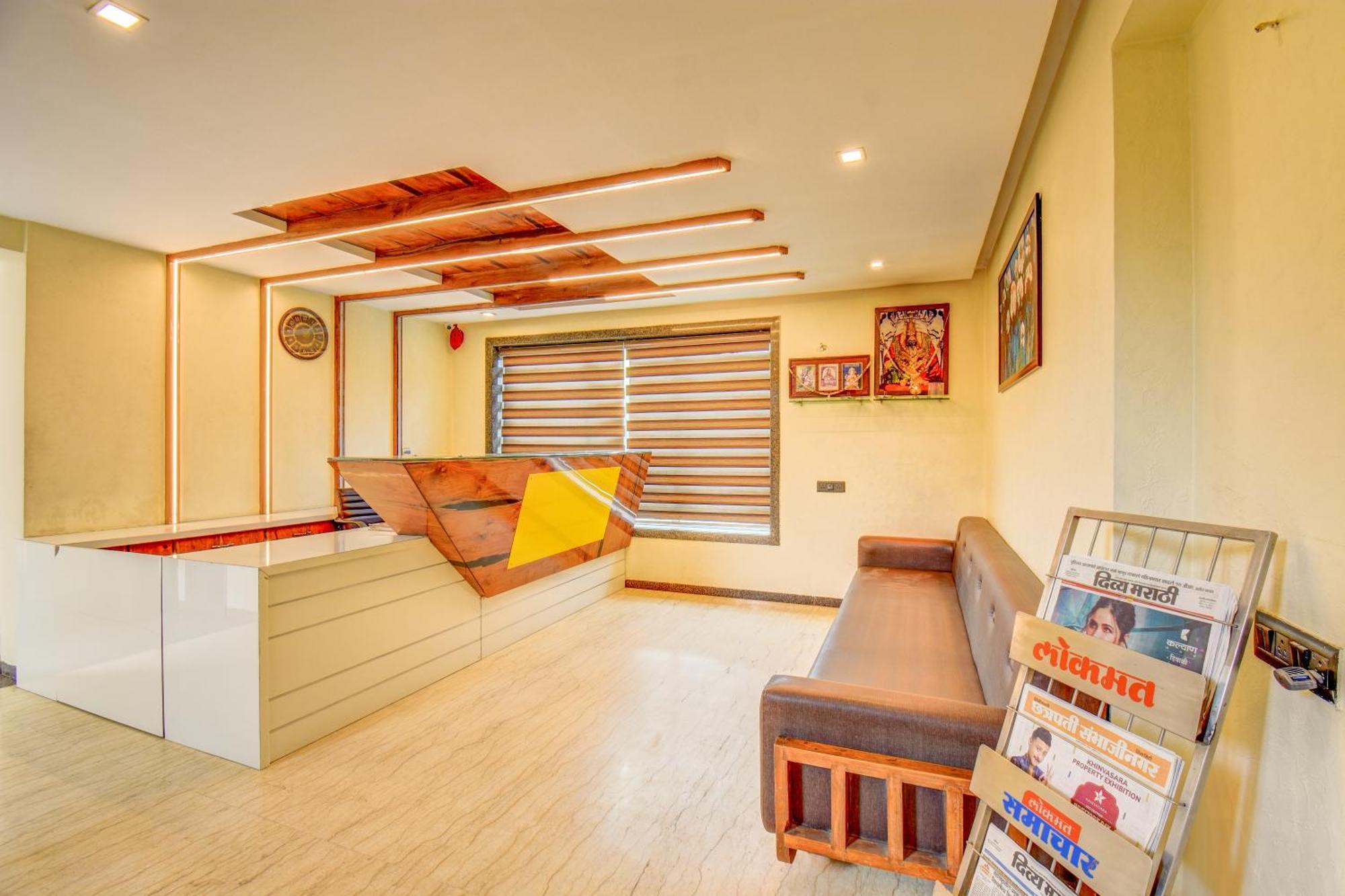 Hotel Deepali Executive Аурангабад Екстериор снимка