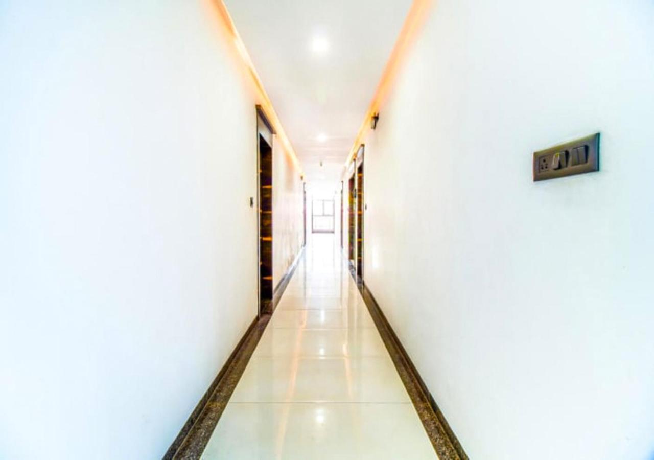 Hotel Deepali Executive Аурангабад Екстериор снимка