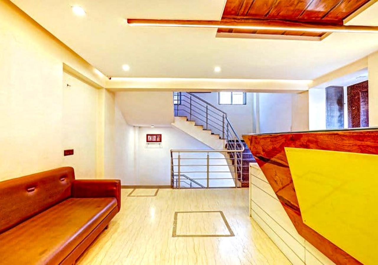 Hotel Deepali Executive Аурангабад Екстериор снимка