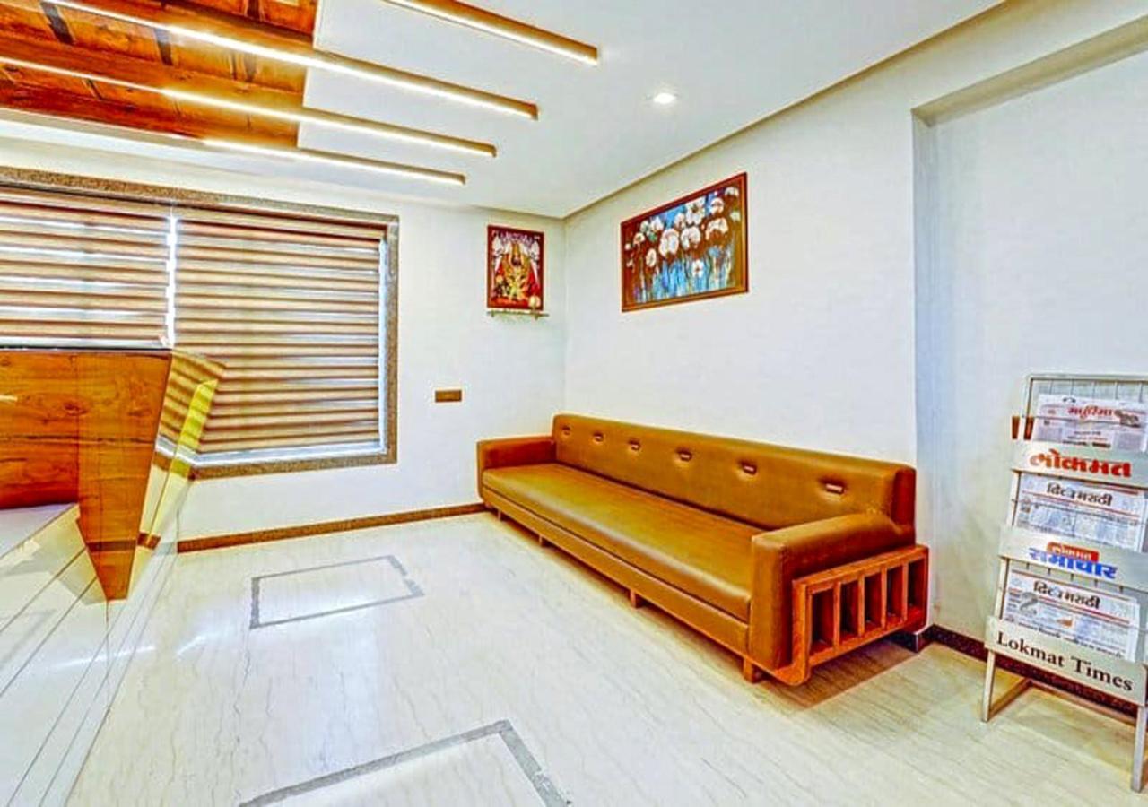 Hotel Deepali Executive Аурангабад Екстериор снимка